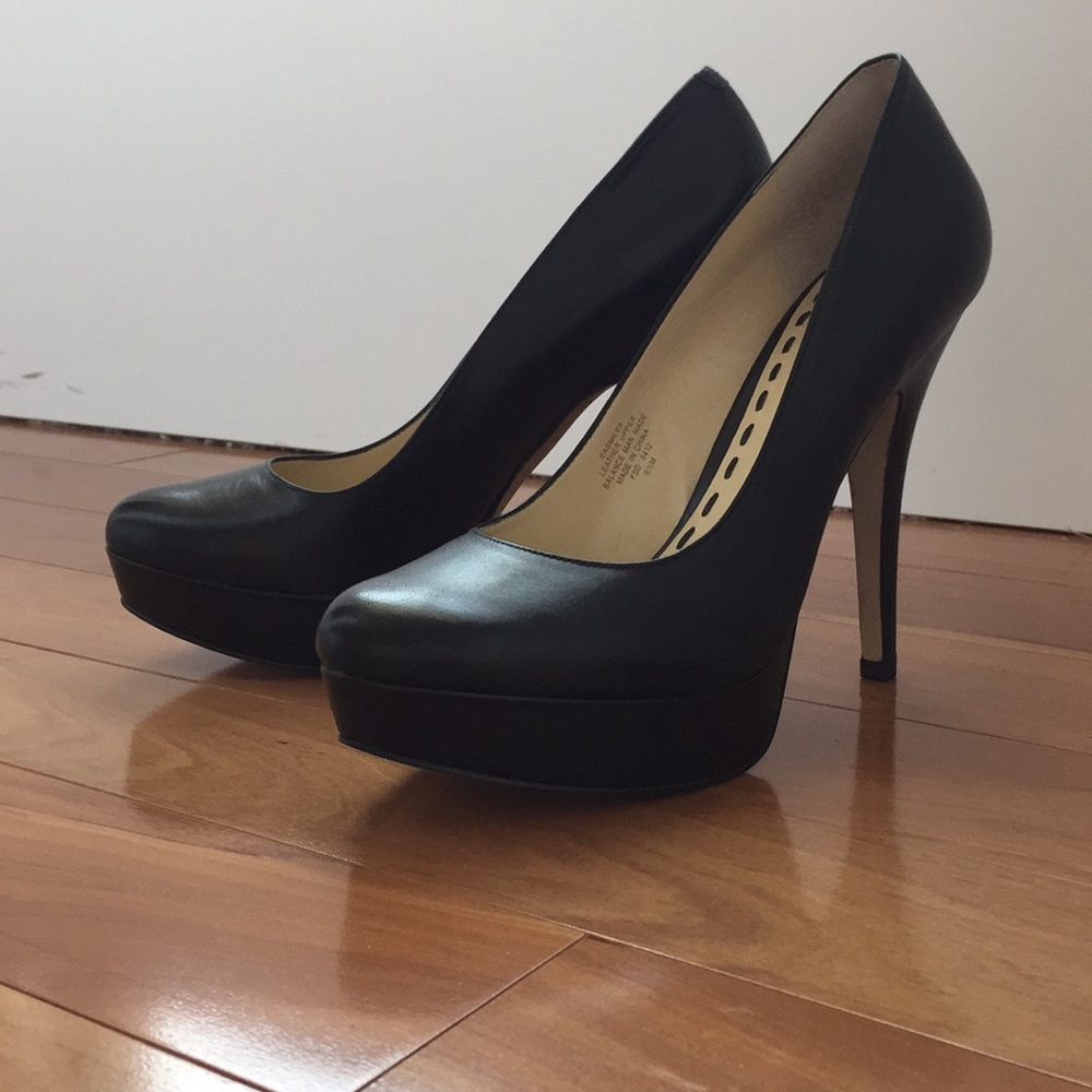 Enzo Angiolini Easmiles Black leather pumps Sz 9.5